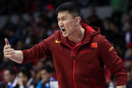 男篮世预赛负新西兰,易建联独木难支杜峰该背